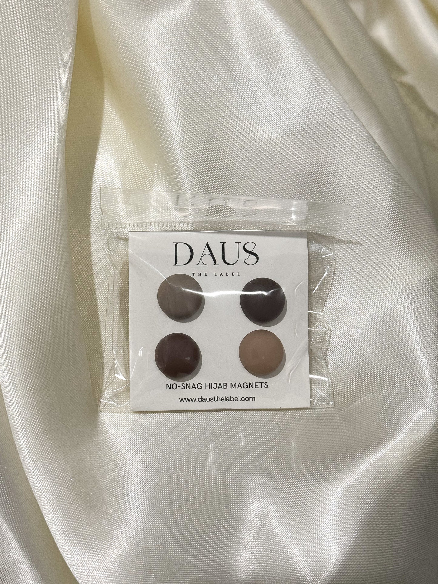 Neutrals No-Snag Magnets (4pk)