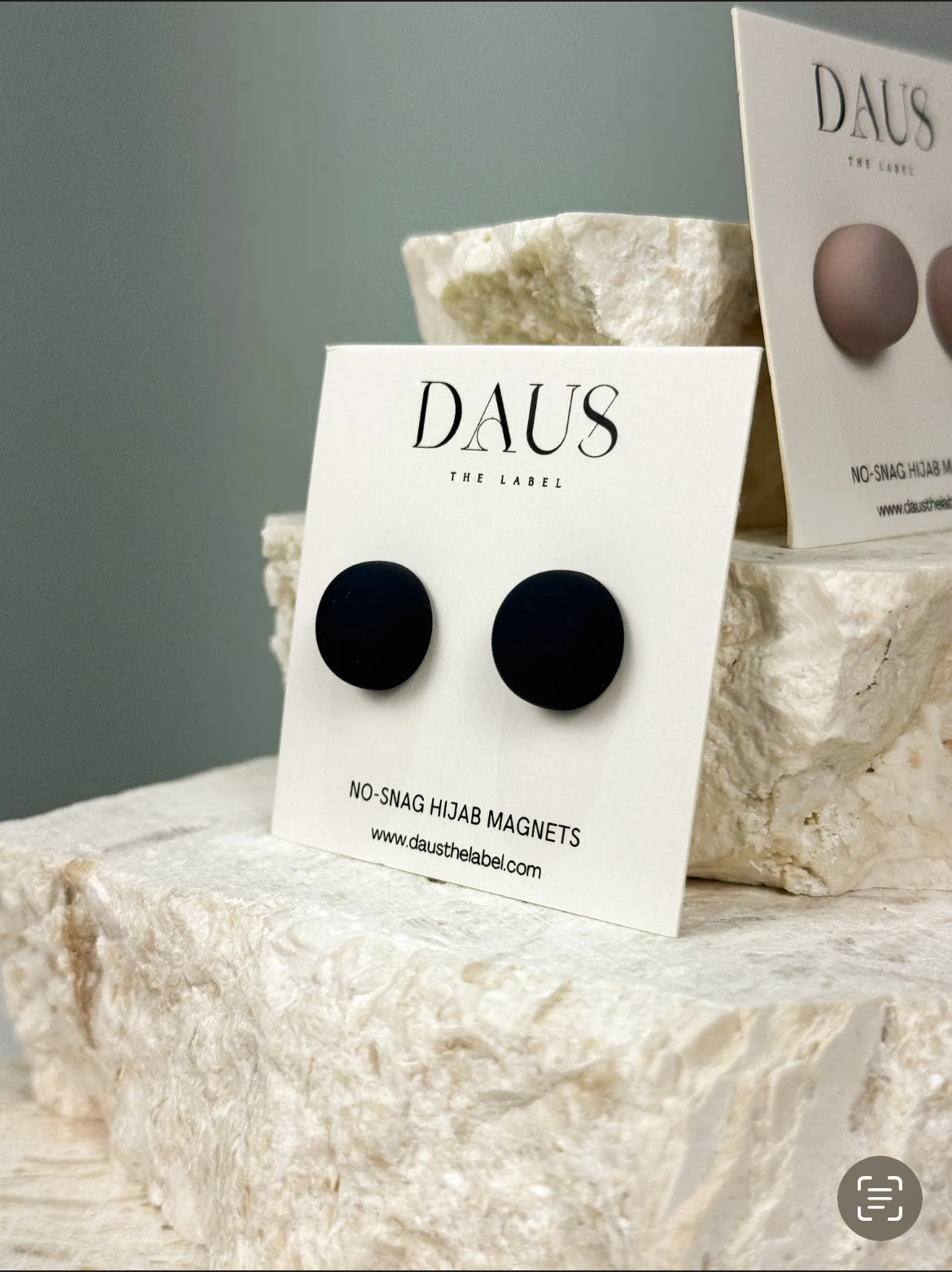 Black No-Snag Magnets